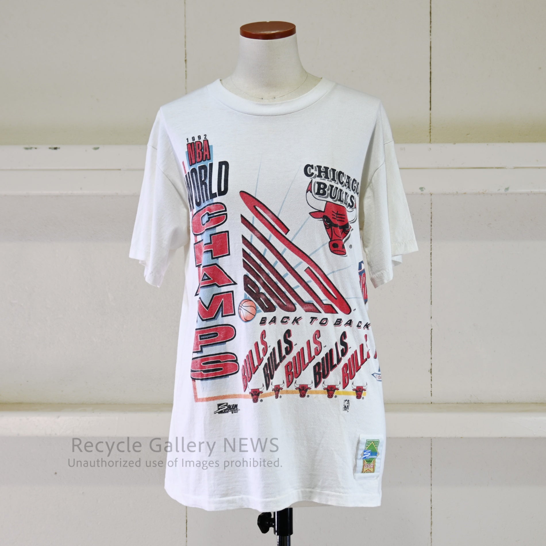 SALEM "CHICAGO BULLS" 1992 NBA Commemorative Victory T-shirt / セーラム シカゴ・ブルズ NBA 優勝記念 Tシャツ M 白