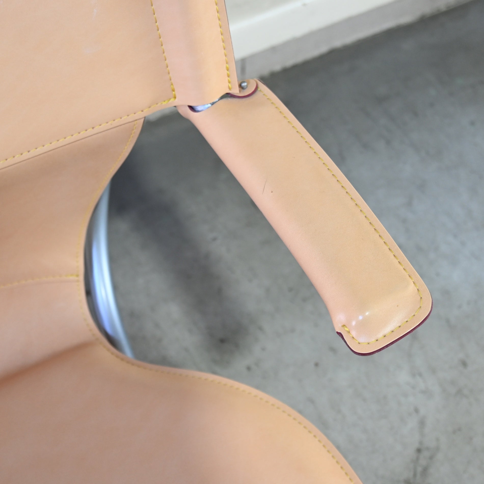 Karimoku XT4300AJ Office chair Desk chair Genuine tanned leather Japan / カリモク家具 本革 ヌメ革 デスクチェア 事務椅子