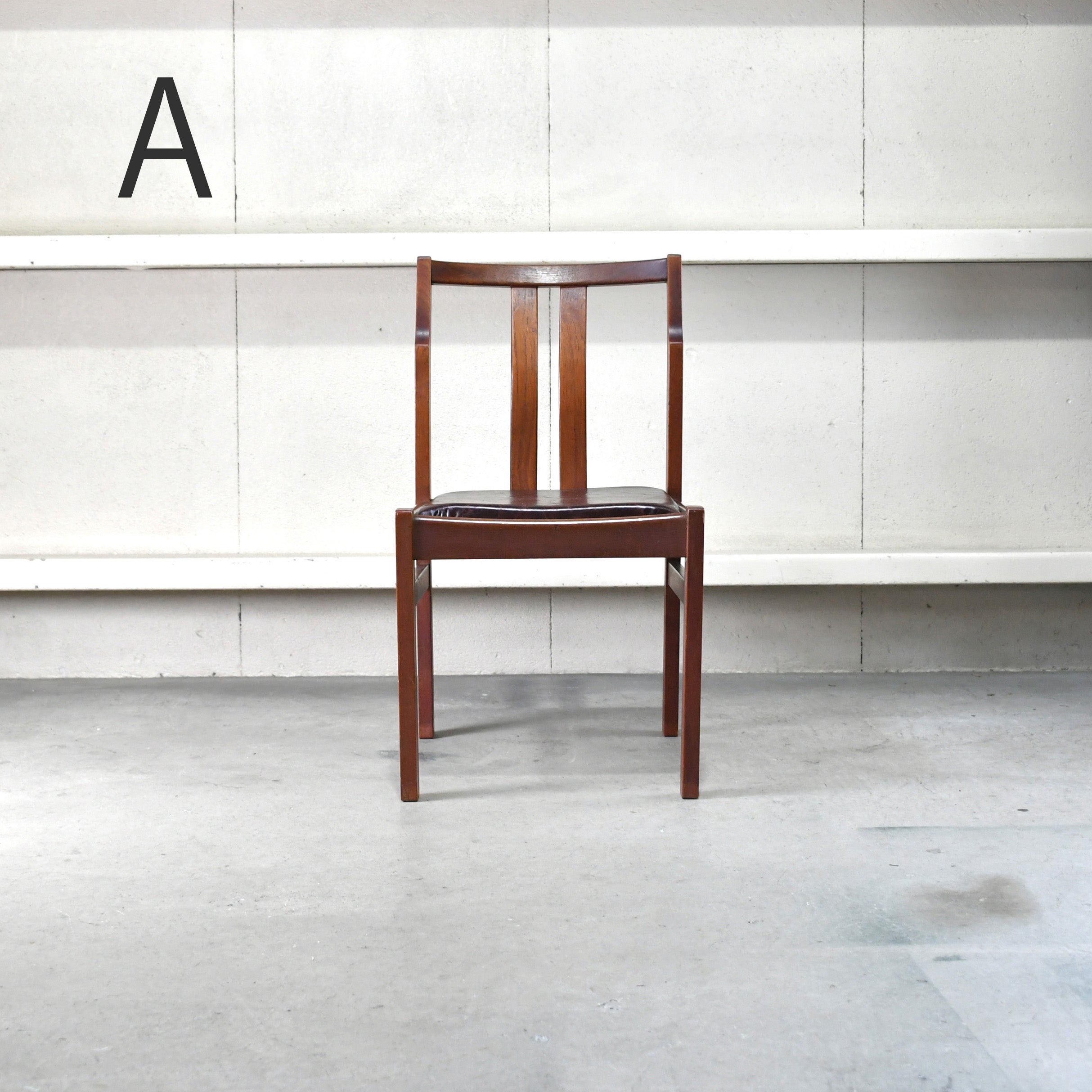 Japan vintage Teakwood Leather Dining chair ISETAN Department furniture Scandinavian design / ジャパンヴィンテージ チーク材 レザー ダイニングチェア 伊勢丹 北欧デザイン