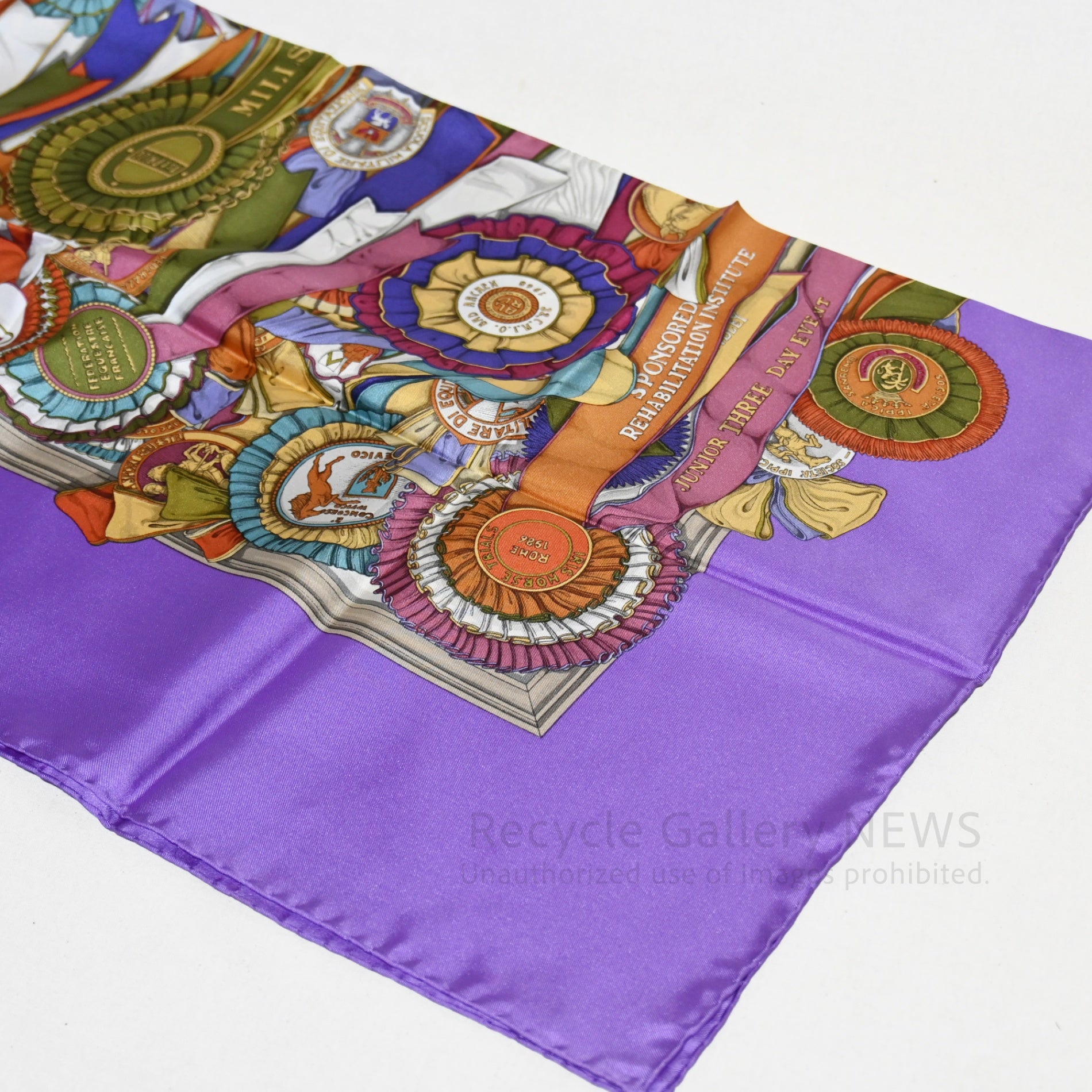 GUCCI Large Scarf Rosette Pattern Unused Silk Medal Ribbon Purple Vintage Gucci / グッチ 大判スカーフ ロゼット柄 未使用・新古品 シルク 勲章 リボン 紫 オールドグッチ