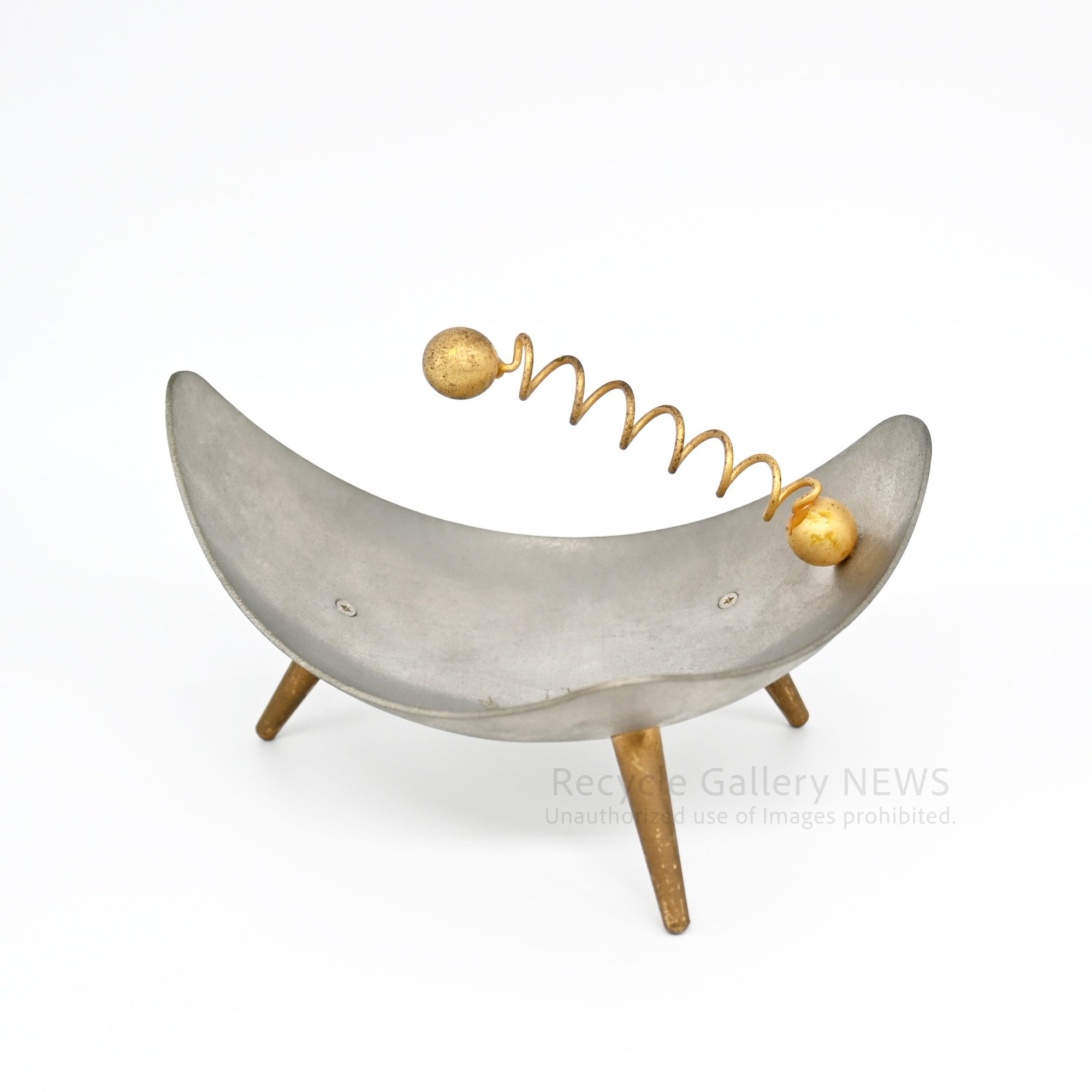 Vintage Mid Century Crescent-shaped Metal Ash Tray Silver Gold  Art Object / ミッドセンチュリーデザイン 半月型 アッシュトレイ 灰皿 メタルトレイ オブジェ シルバー ゴールド