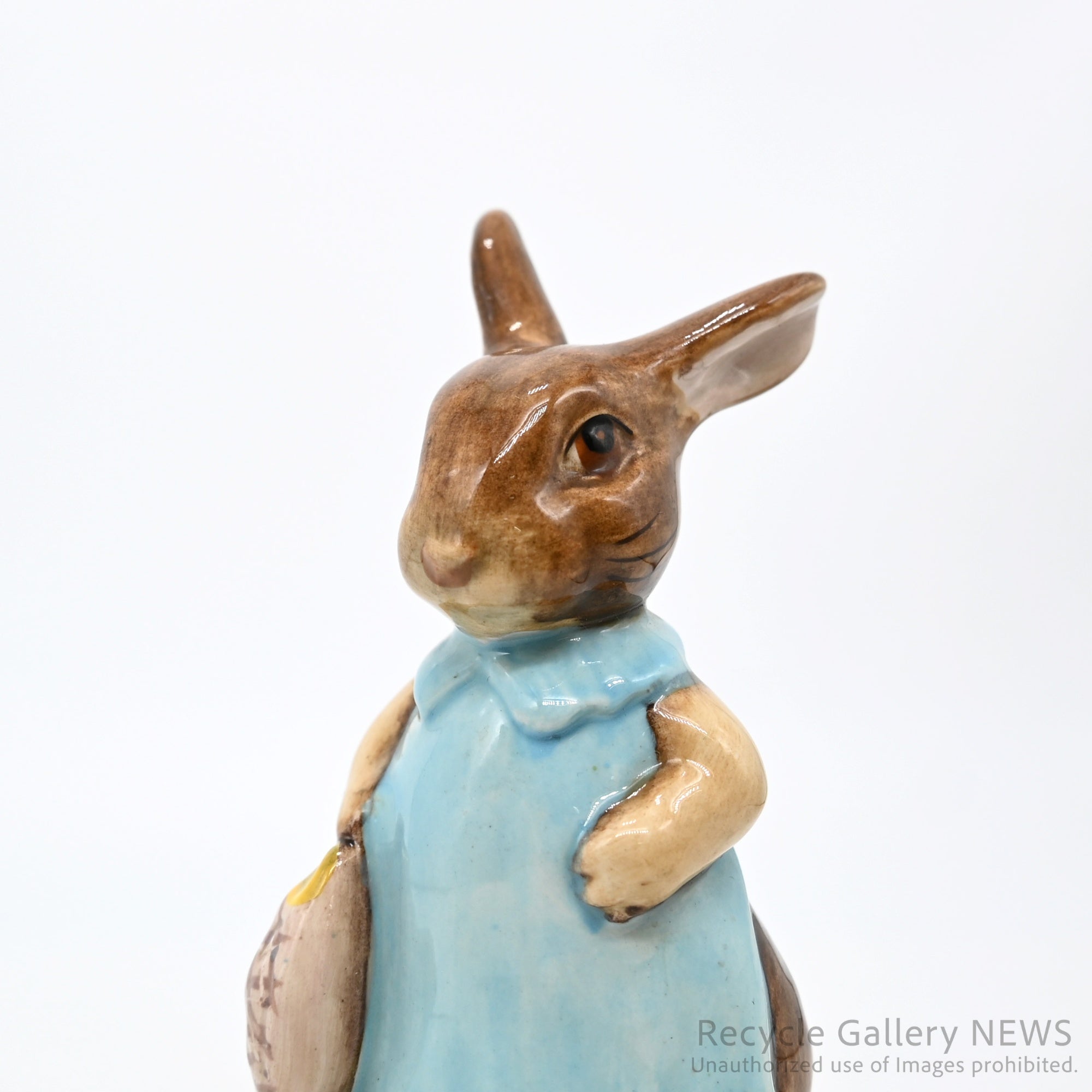 Beswick Peter Rabbit Flopsy Bunny Ceramic Figurine Brown Blue / ベスウィック ピーターラビット フロプシーバニー 陶器 フィギュリン ブラウン ブルー