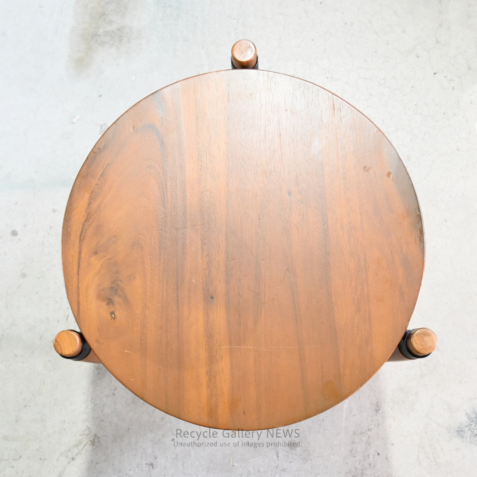 AZUMAYA Round Monkey Pod Side Table　Solid Wood Brown Grain pattern / AZUMAYA モンキーポッド ラウンドサイドテーブル 無垢材 茶色 木目