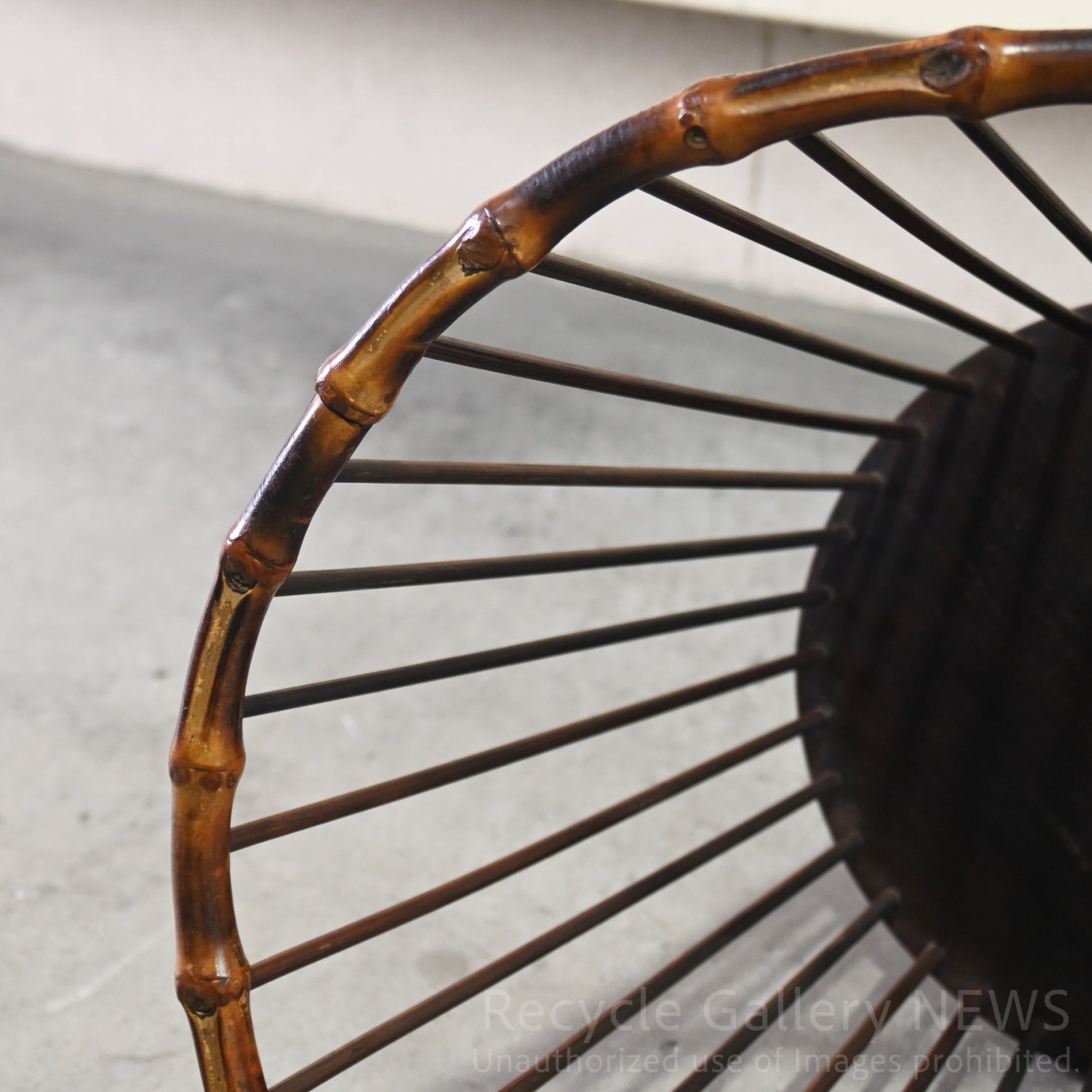 Vintage Wood & Bamboo Basket Dark Brown Magazine Rack Planter Covers Boho interior Crafts Japanese Modern / ヴィンテージ 木竹脚付きバスケット ダークブラウン マガジンラック プランターカバー 民芸 和モダン アジアンインテリア