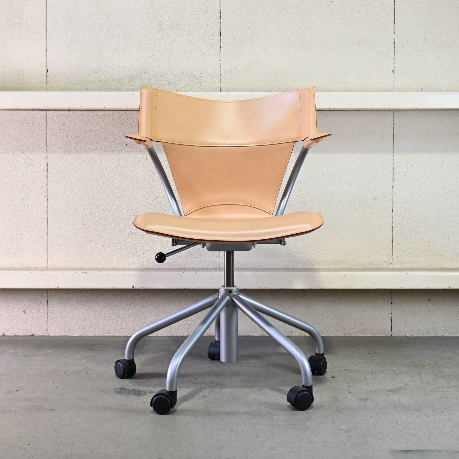 Karimoku XT4300AJ Office chair Desk chair Genuine tanned leather Japan / カリモク家具 本革 ヌメ革 デスクチェア 事務椅子