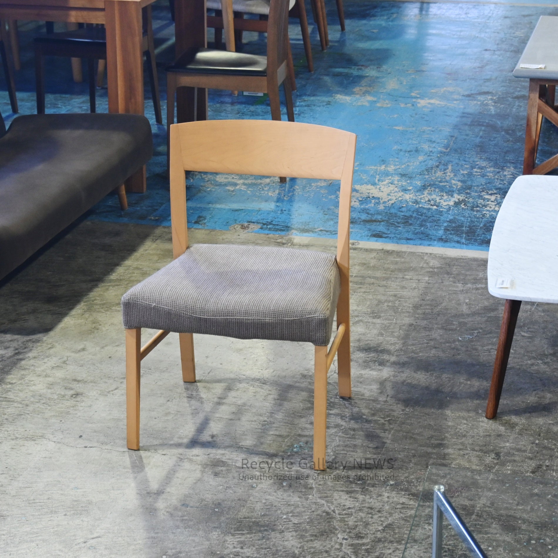Karimoku Wooden Chair Japanese Scandinavian Inspired Natural Design / カリモク 椅子 木製 日本 北欧テイスト ナチュラルデザイン