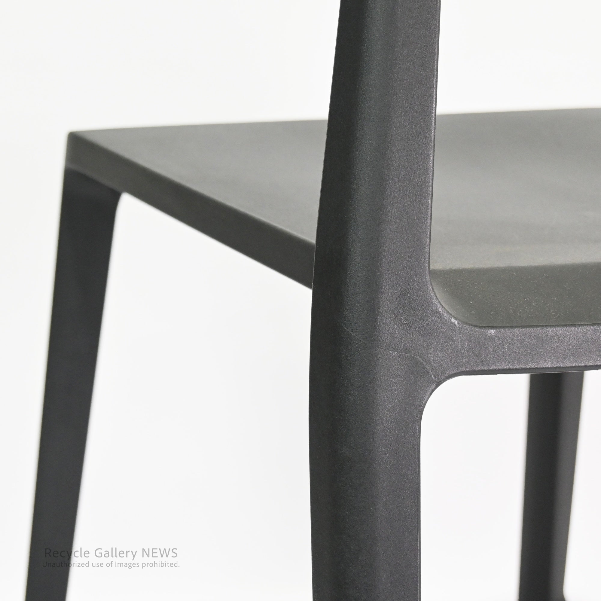 vitra tiptonchair Swiss Product Design by Architects Edward Barber & Jay Osgerby / ヴィトラ ティップ トン チェアー  スイス プロダクトデザイン 建築家 　エドワード・バーバー ジェイ・オズガビー