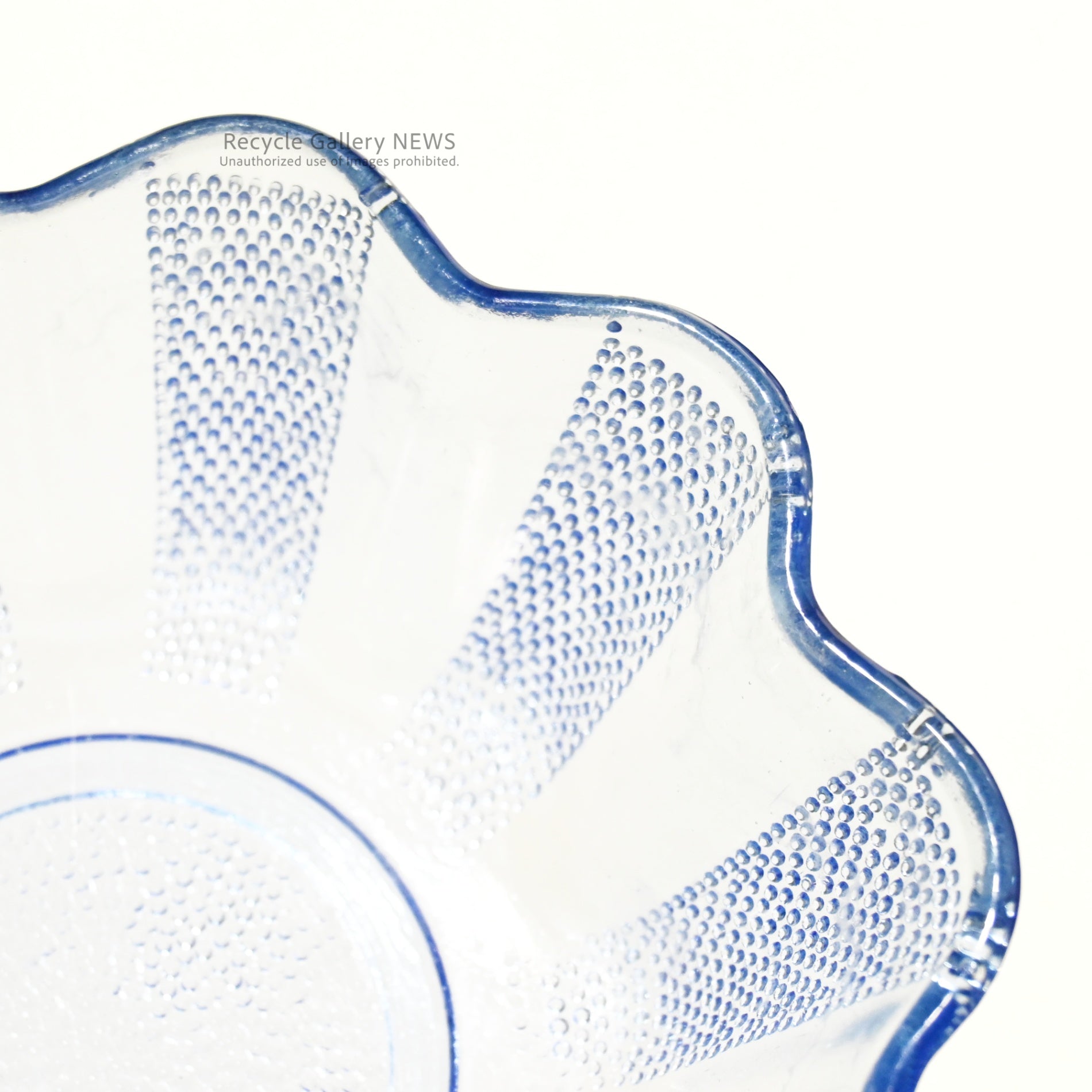 Vintage pressed glass Frilled design Blue Japanese Showa retro style / ヴィンテージ プレスガラス フリル型 ブルー 昭和レトロ