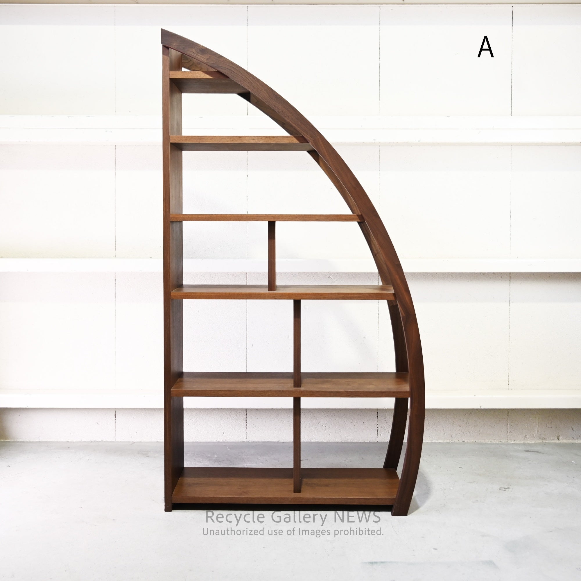 Maruyoshi Mingei Furniture DEEP Series Moon Shelf in Walnut Japanese Craftsmanship Moon Viewing  / マルヨシ民芸家具 ディープシリーズ ムーンシェルフ ウォールナット 職人技 お月見 和家具