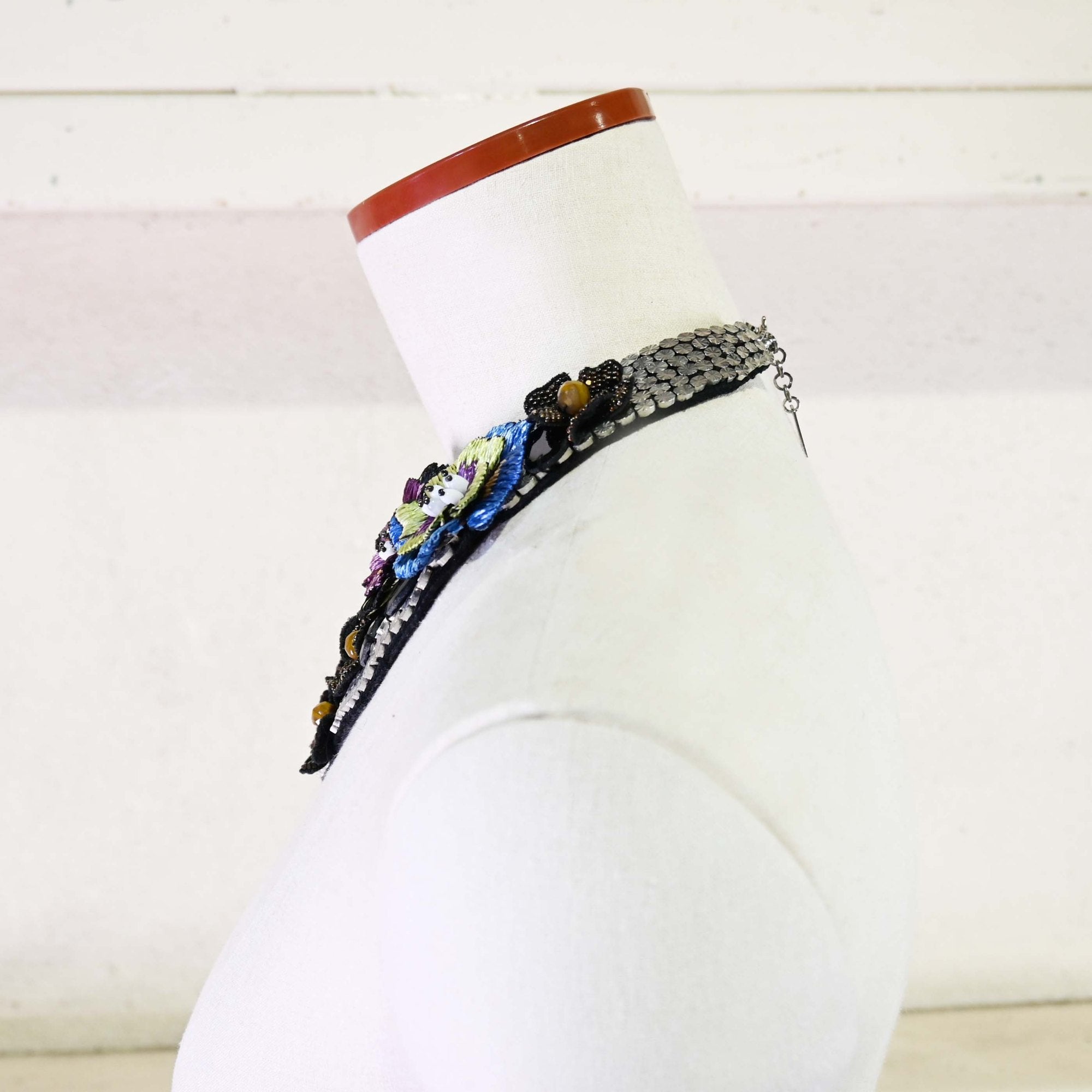 Etro Flower motif necklace 2012 collar embroidery accessories Italia / エトロ フラワーモチーフネックレス 刺繍 つけ襟 花柄 ハイブランド アクセサリー