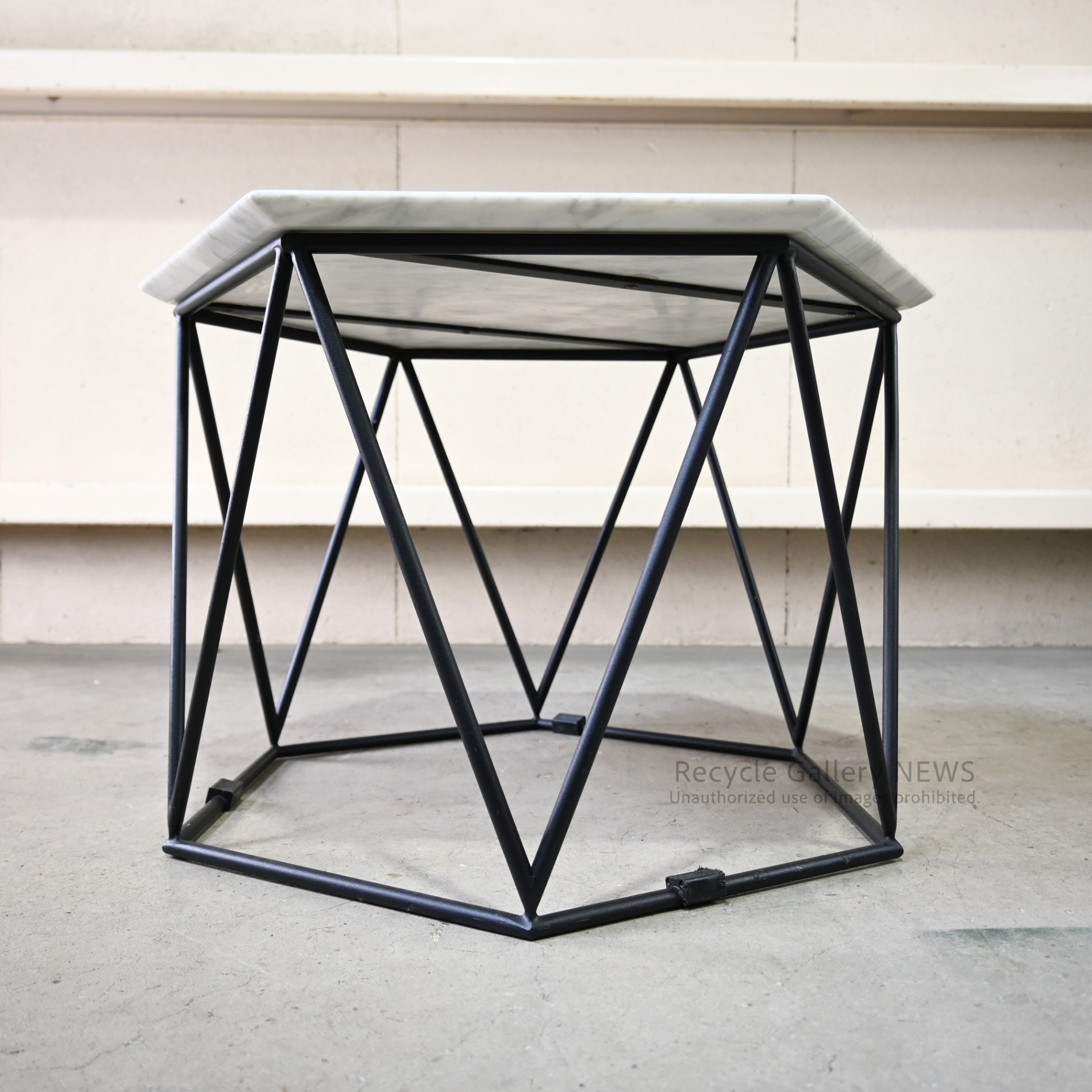 ARMONIA Mable × Iron Coffee table ”Trias” アルモニア マーブル × アイロン 大理石コーヒーテーブル "トリアス"
