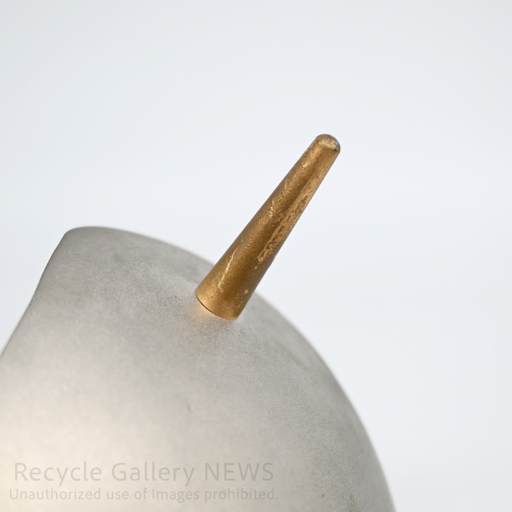 Vintage Mid Century Crescent-shaped Metal Ash Tray Silver Gold  Art Object / ミッドセンチュリーデザイン 半月型 アッシュトレイ 灰皿 メタルトレイ オブジェ シルバー ゴールド