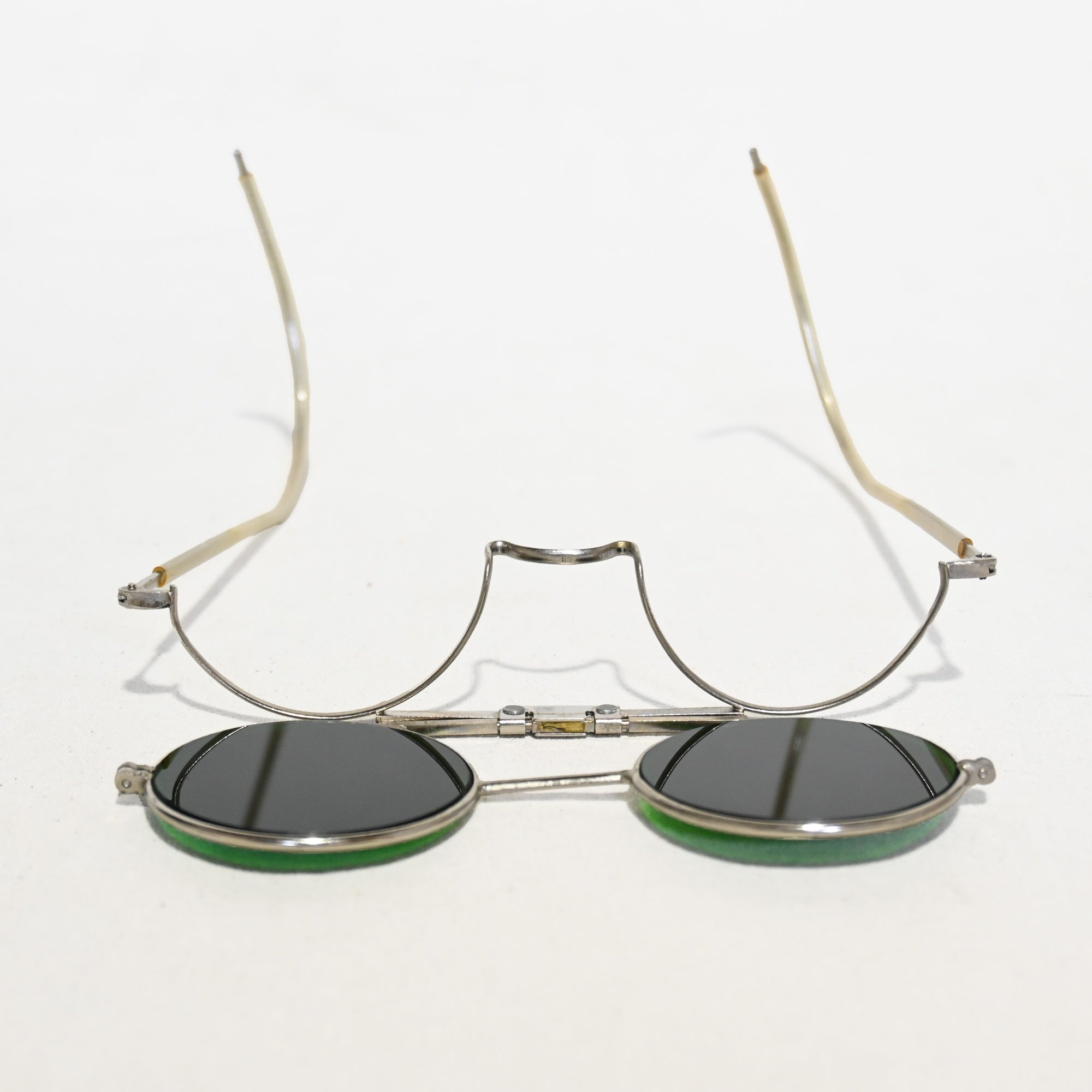 Vintage Sunglasses Flip-up Clip-on Cable temple Retro Unique / ヴィンテージサングラス 跳ね上げ式 クリップオン ケーブルテンプル レトロ ユニーク