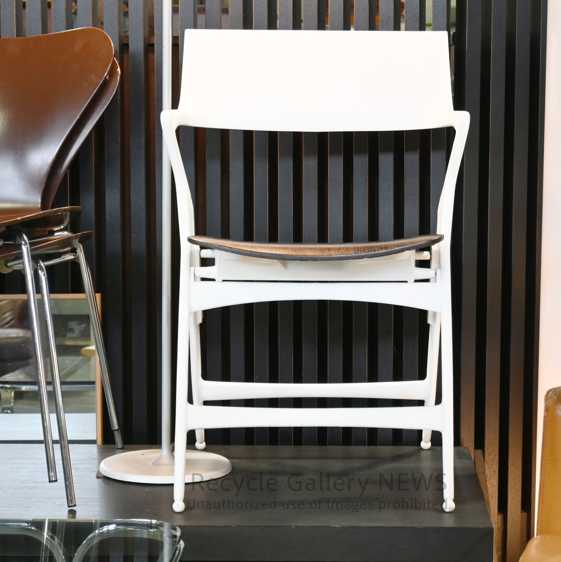 Discontinued Plywood Seat  kartell Dolly chair by Antonio Citterio Italy Milan /  カルテル  ドリー チェア イタリアミラノ アントニオ・チッテリオ プライウッド座面 廃盤品