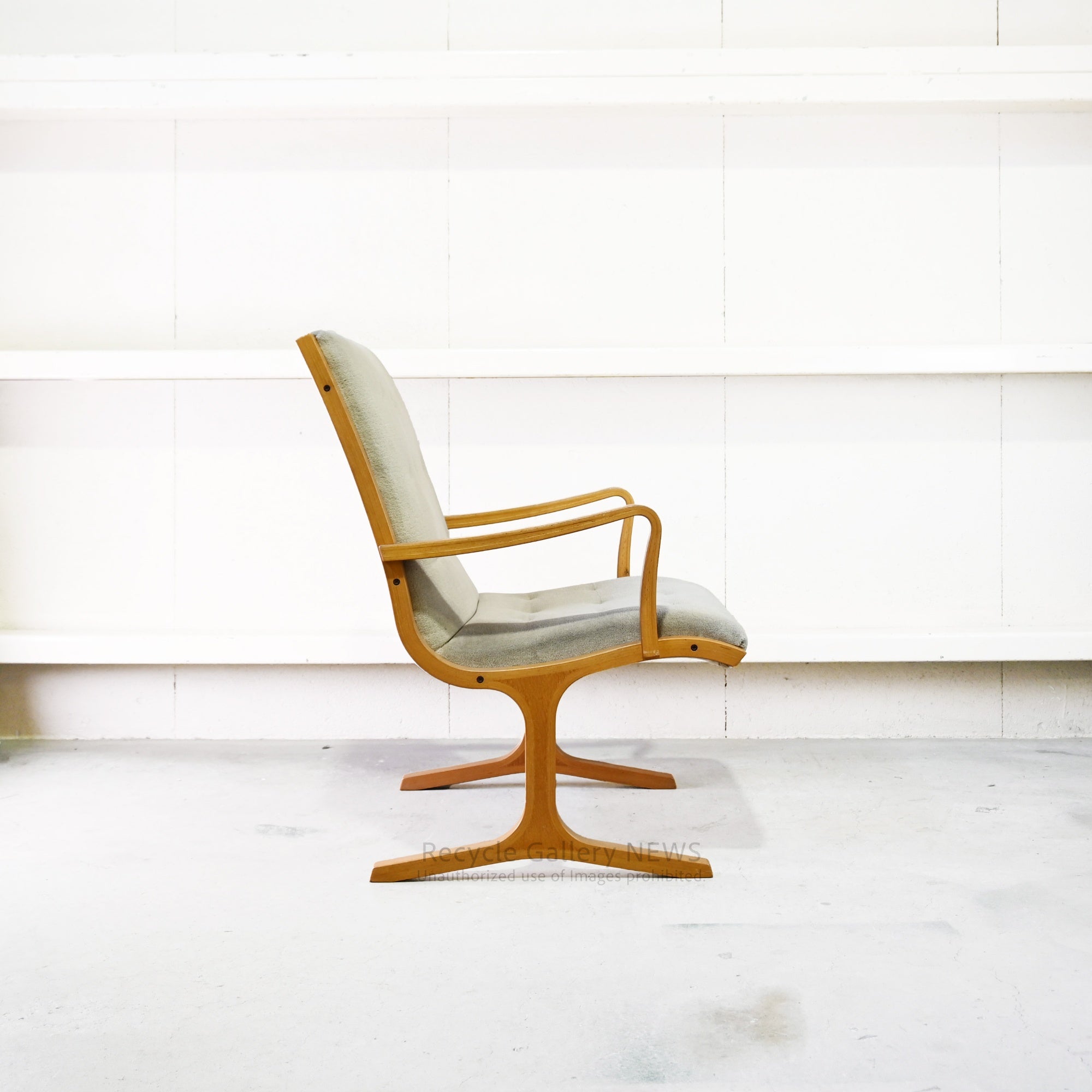 Discontinued Tendo Mokko "Heron" Low Back Chair by Mitsumasa Sugasawa Japanese Modern Masterpiece / 天童木工 ヘロン ローバックチェア 廃盤 日本 モダンデザイン 菅澤光政 傑作