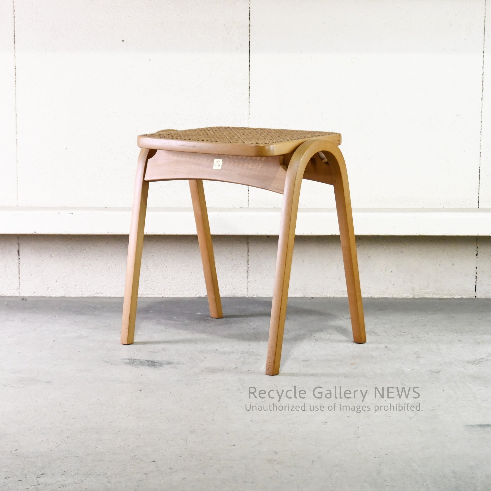S T O O L – Recycle Gallery NEWS 烏山