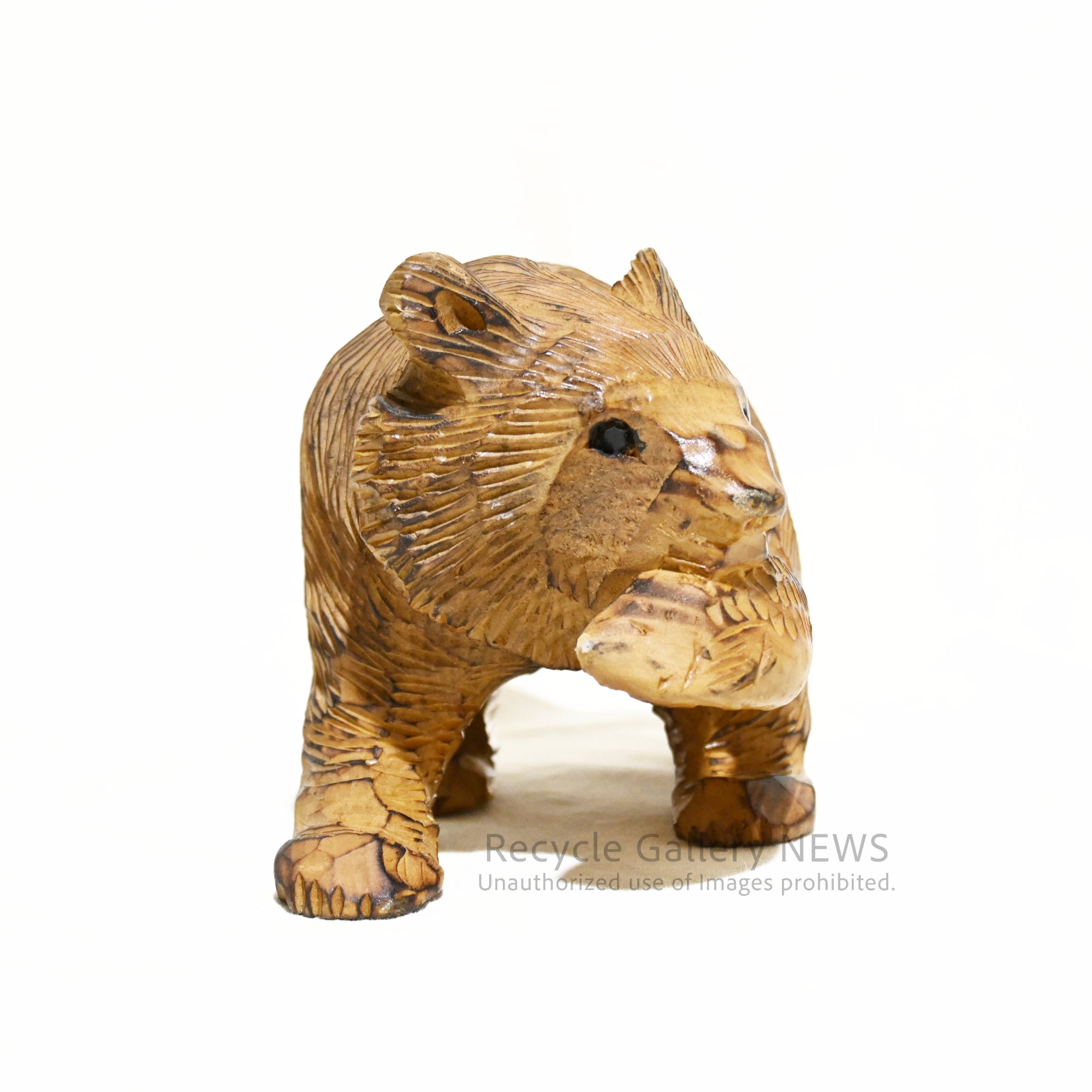 Wooden bear carving Light brown Natural finish Hokkaido souvenir Showa retro Japan / 木彫り 熊 表面焼き ライトブラウン ナチュラル 北海道 お土産 昭和レトロ 日本