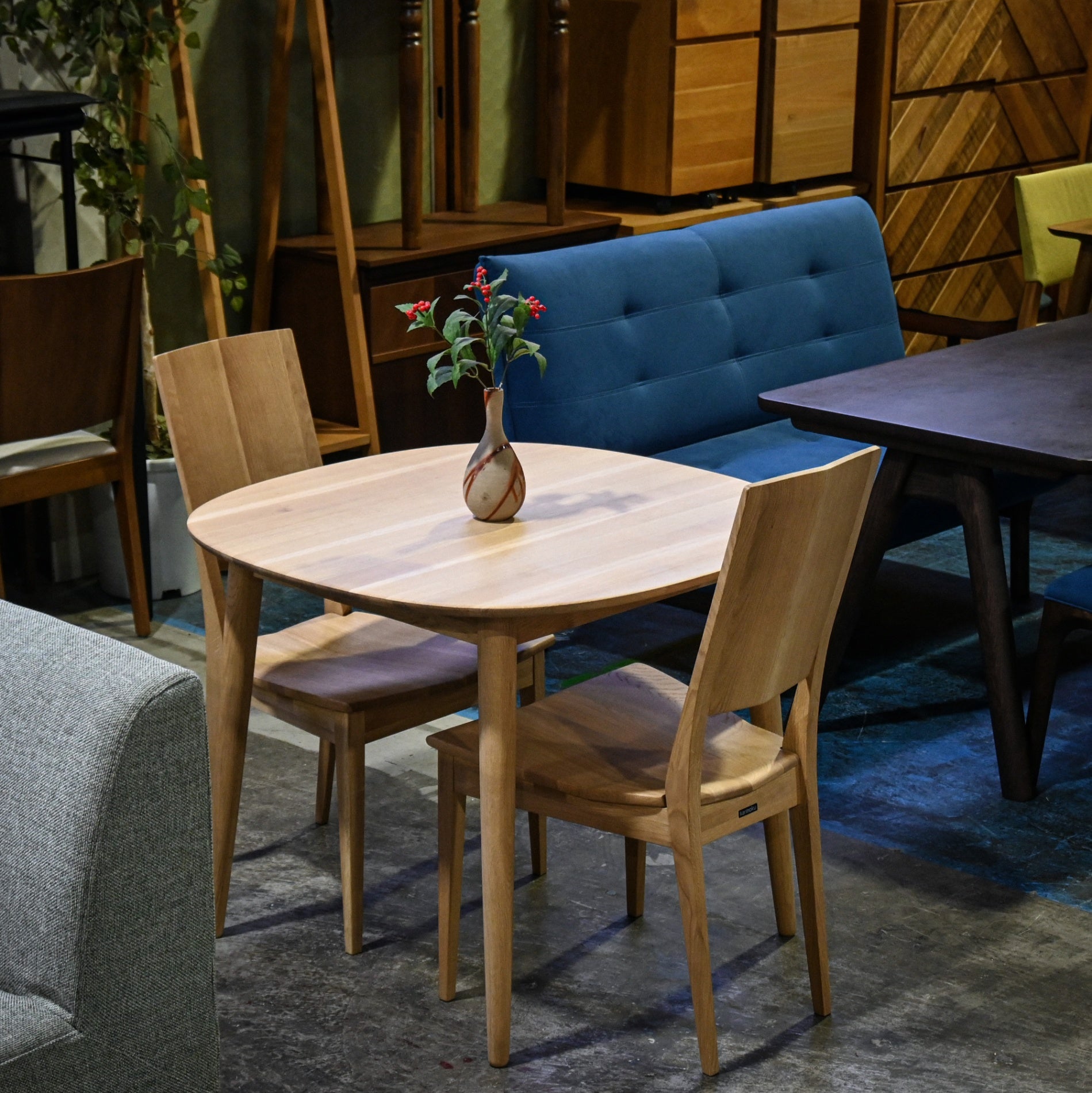 Karimoku New Standard 2-Seater Solid Wood Dining Table Minimalist Scandinavian Inspired Japan /　 カリモク 2Pダイニングセット 日本 ニュースタンダード 無垢材 北欧テイスト ミニマル