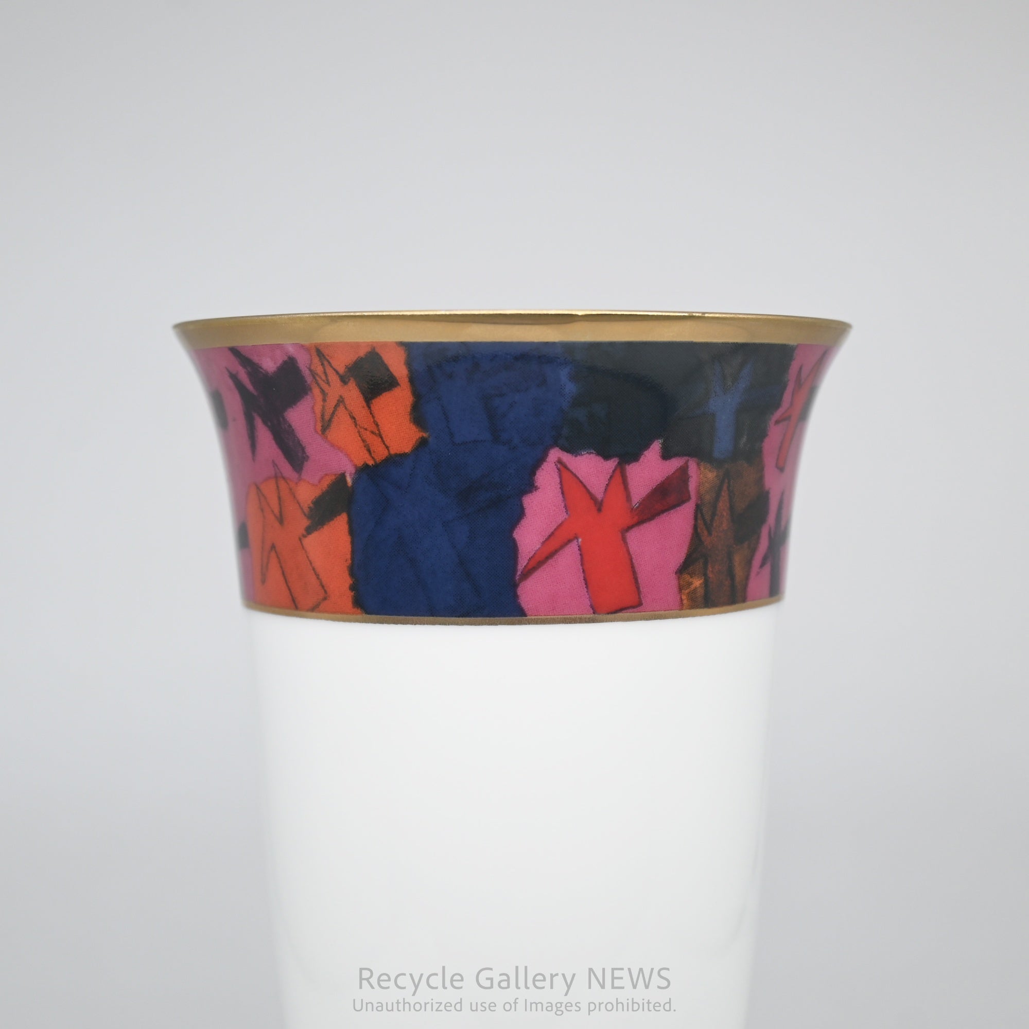 Okura Art China Porcelain Wine Goblet Painterly Design Japanese Modern Gold Gilding White / 大倉陶園 陶磁器ワイングラス ゴブレット 絵画デザイン 和モダン 金彩 白