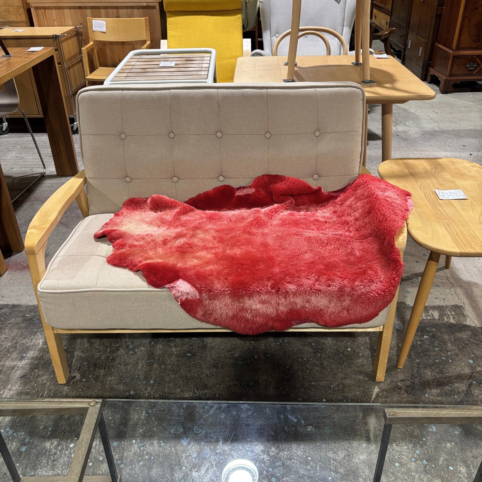 Red sheepskin rug / ムートンラグ 赤 羊 絨毯