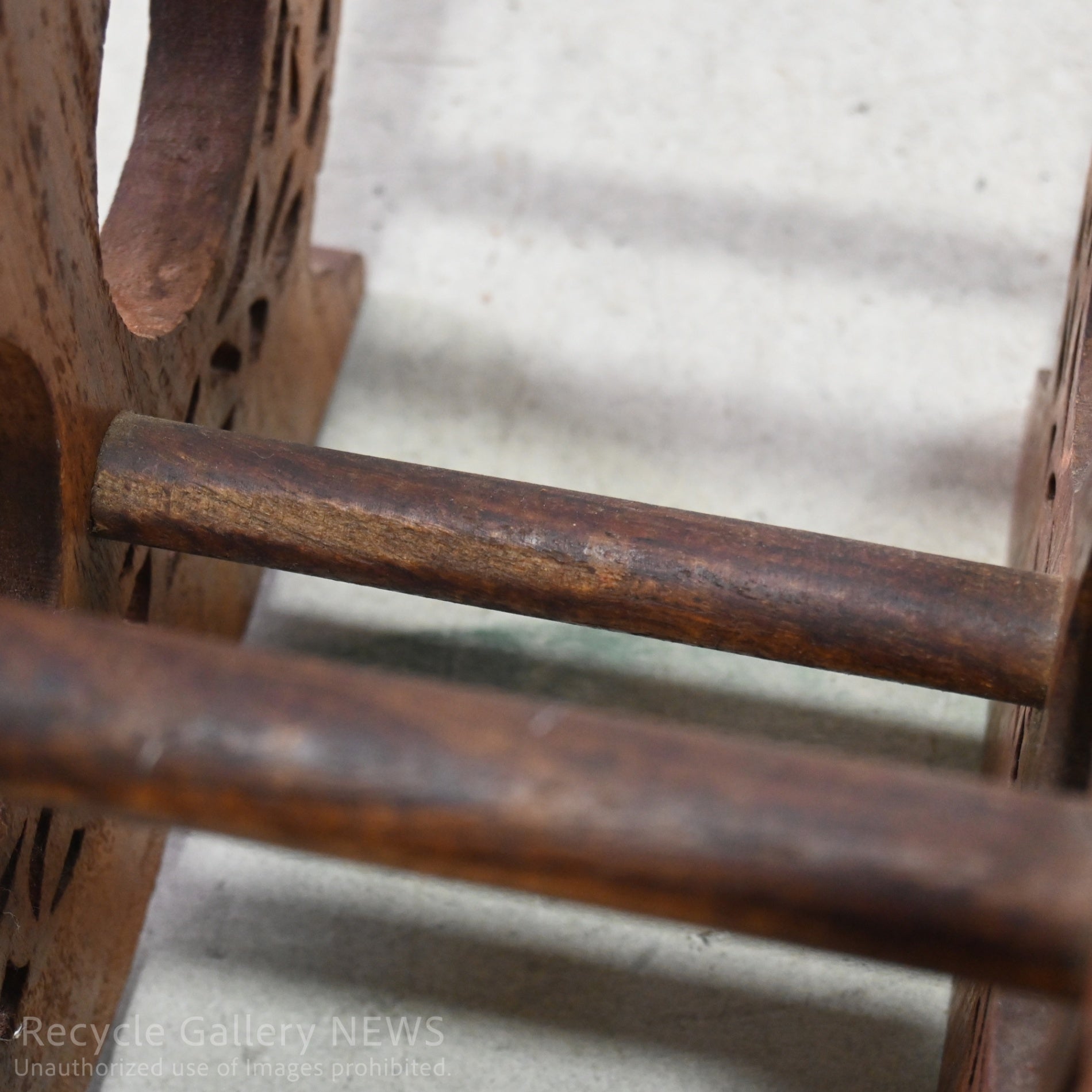 Indian Hand-Carved Wooden Wine Rack Dark Brown Oriental Boho / インド製 ハンドメイド 透かし彫り ワインラック 木製 ダークブラウン 収納ラック オリエンタル アジアンリゾート
