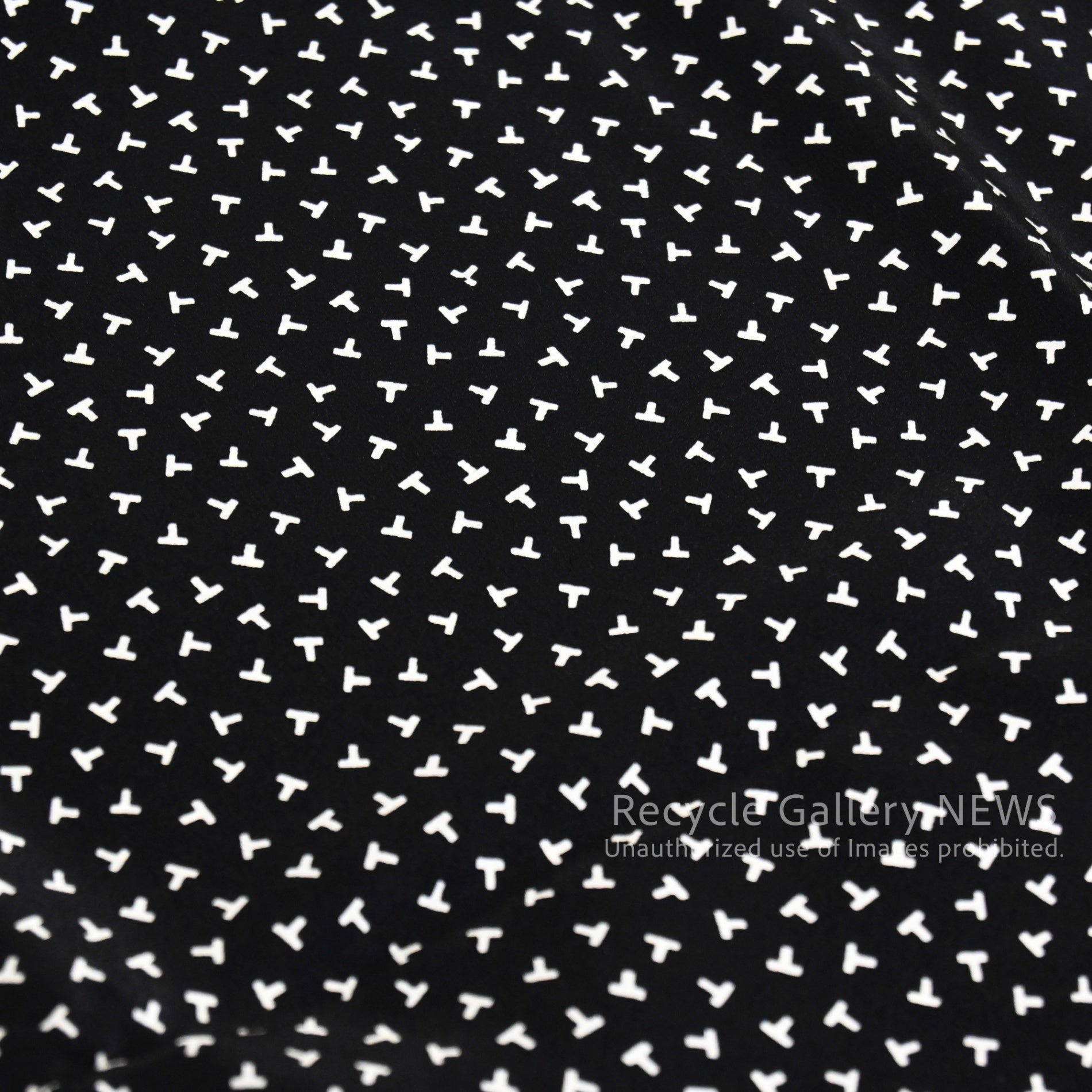 Tiffany Ribbon scarf Pink and black / ティファニー リボン柄 スカーフ ピンク 黒