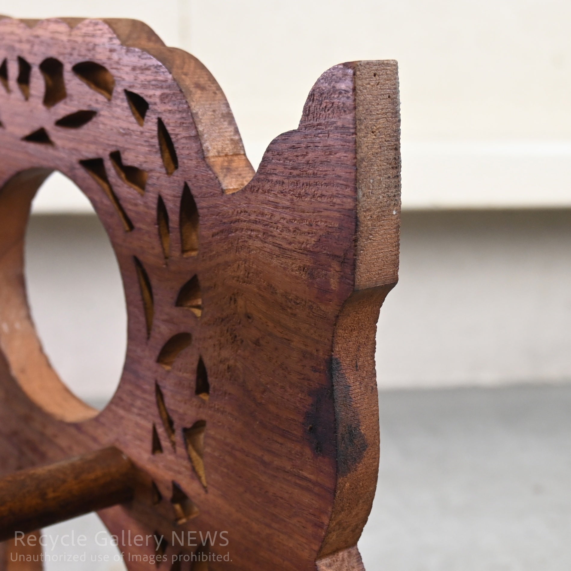 Indian Hand-Carved Wooden Wine Rack Dark Brown Oriental Boho / インド製 ハンドメイド 透かし彫り ワインラック 木製 ダークブラウン 収納ラック オリエンタル アジアンリゾート
