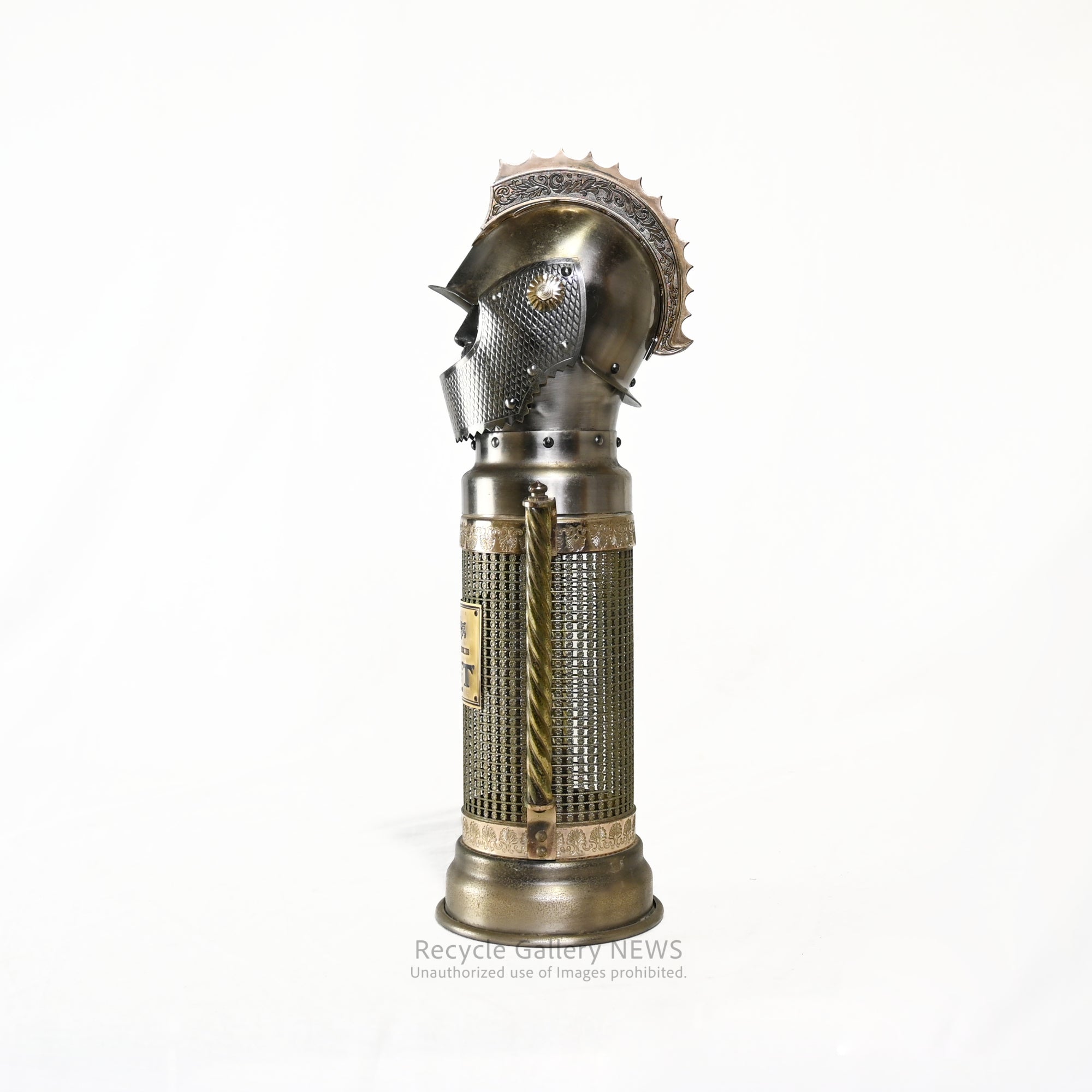 Musical Whiskey Bottle Case　Western Spirits Ornament Armor Takara Shuzo BIC'T /オルゴール付きウィスキー ボトルケース 洋酒 装飾品 甲冑 宝酒造 BIC'T