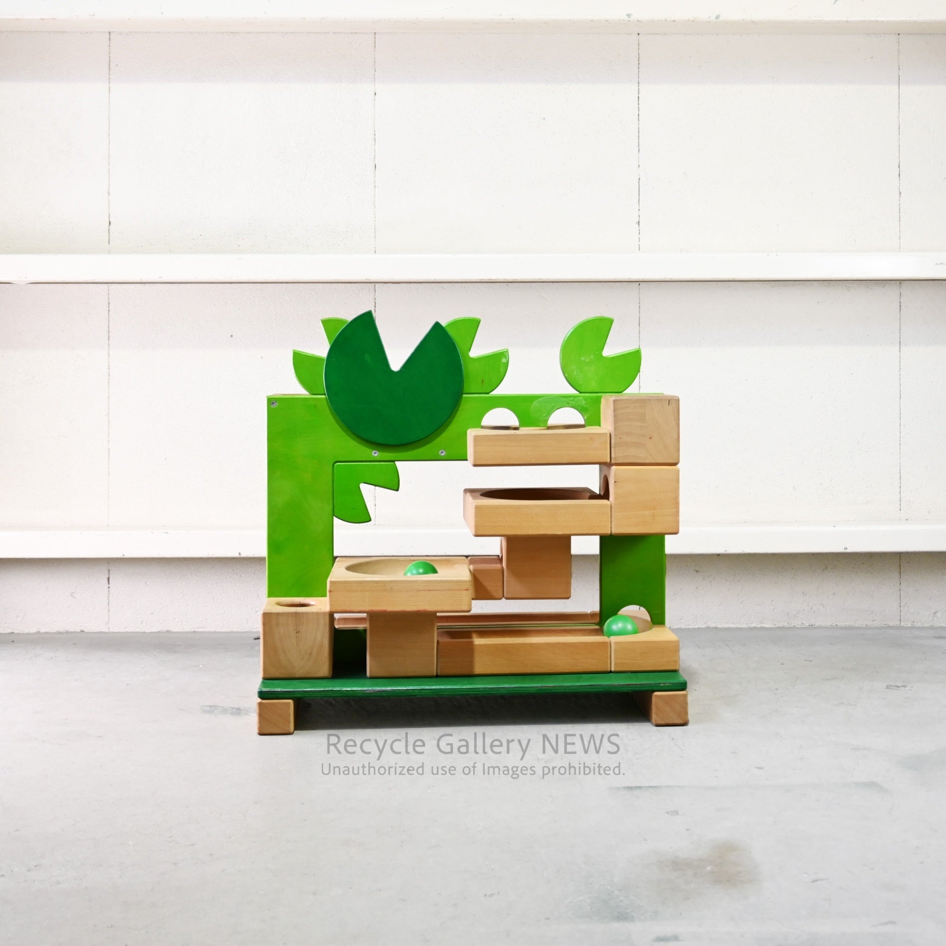 Bornelund Japanese Wooden Marble Run Educational Toy for All Ages / マーブルラン 木製 日本 知育玩具 オモチャ 全年齢