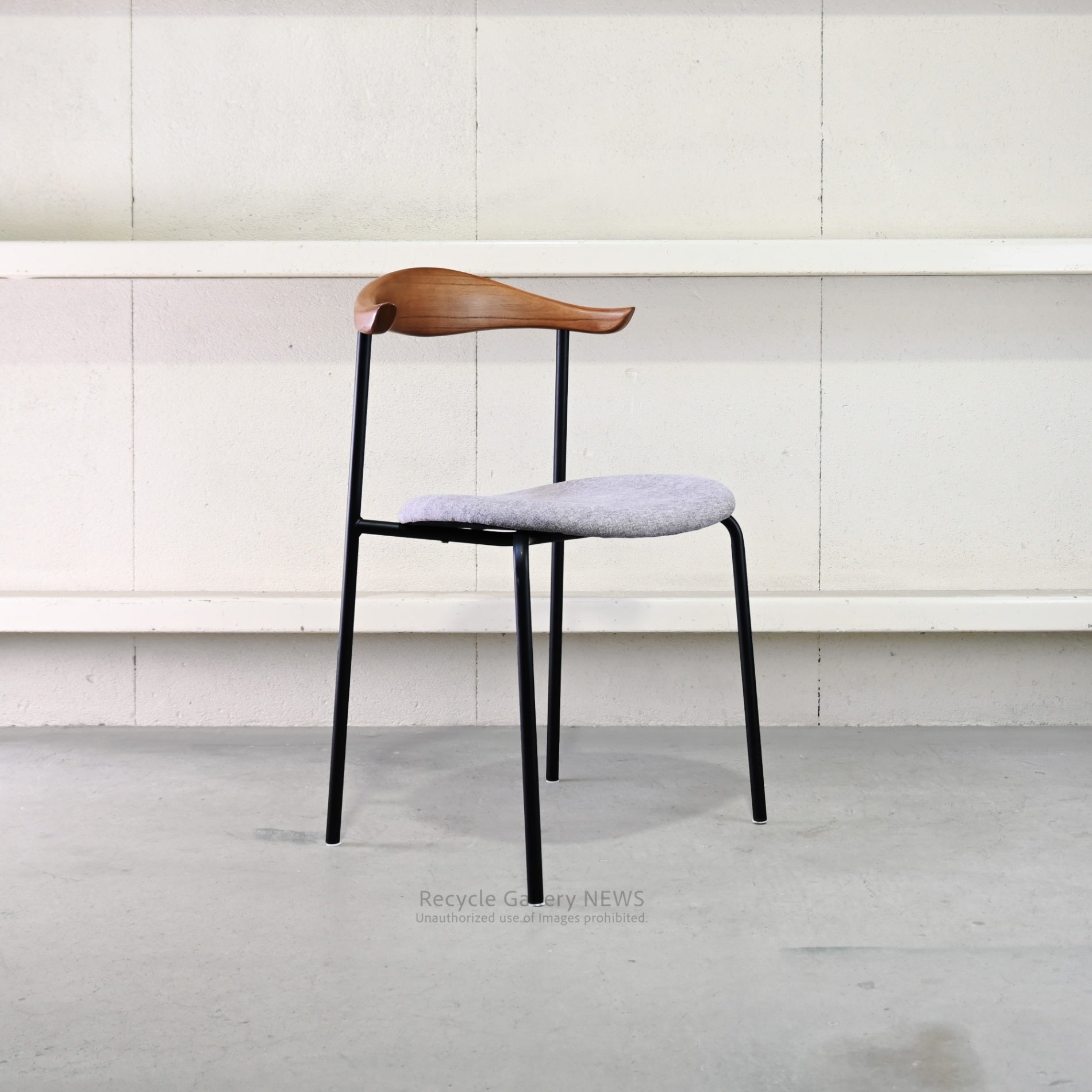 Seki Furniture Atom Chair Glay-White Wooden  Steel  Industrial  Vintage  Cafe style / 関家具 アトムチェア 座面グレーホワイト 木材 スチール インダストリアル ヴィンテージ カフェスタイル