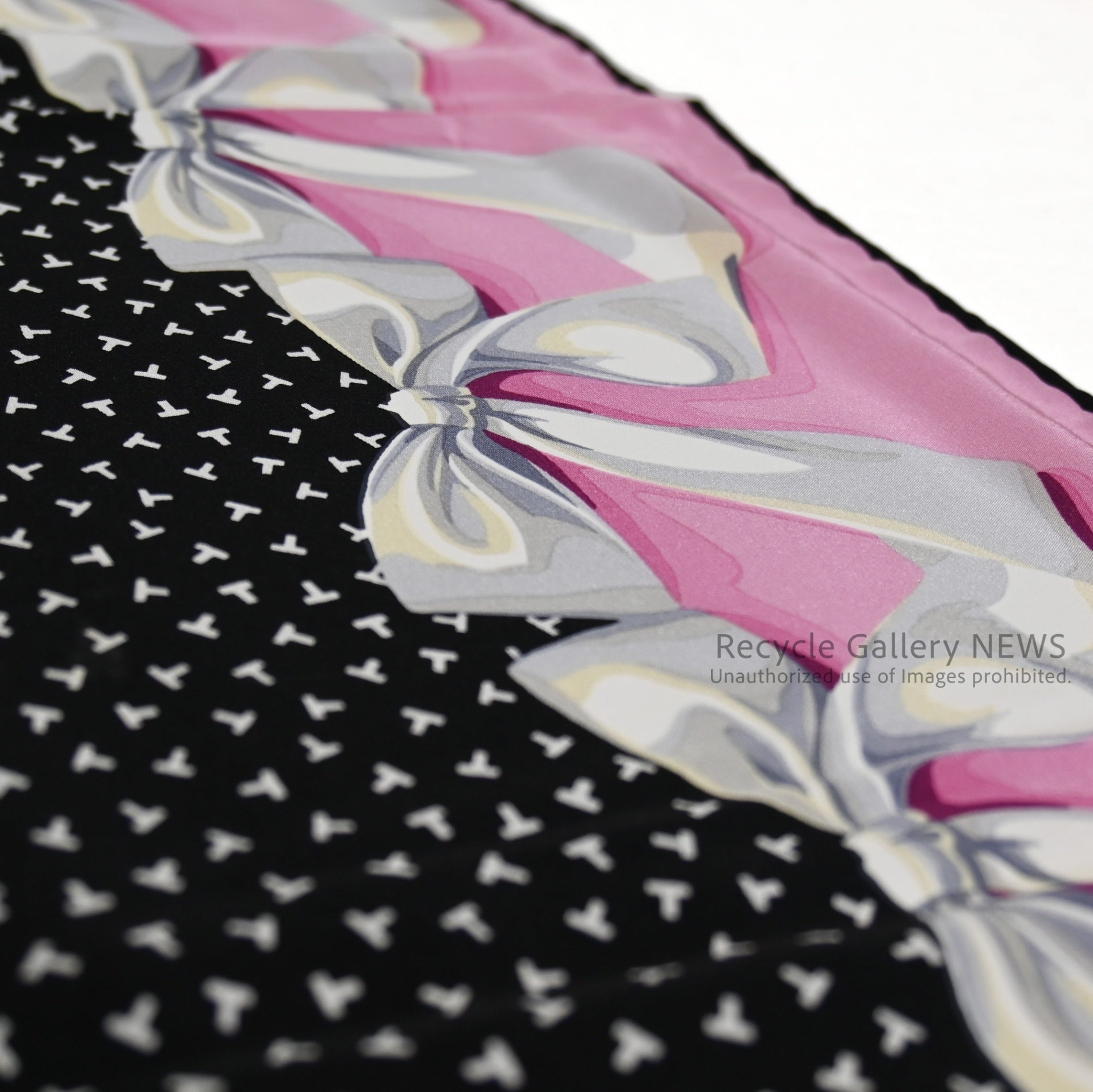 Tiffany Ribbon scarf Pink and black / ティファニー リボン柄